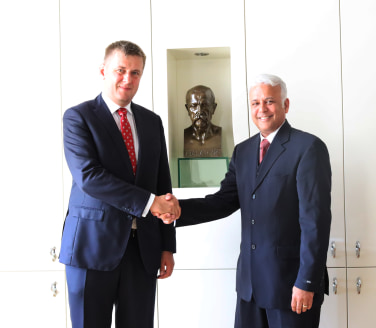Excónsul general dominicano, Ariosto Sosa D´ Meza, se reúne con ministro de Relaciones Exteriores de la República Checa