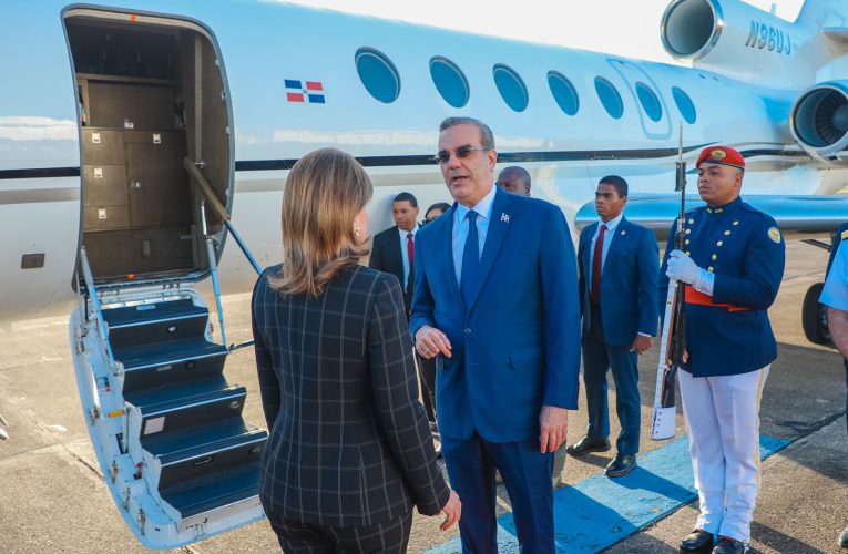 Presidente Abinader sale hacia Costa Rica; participará en tercera Cumbre Alianza Para el Desarrollo en Democracia 