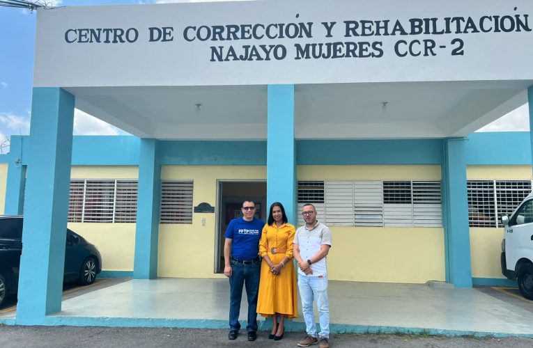 Fundación Cruz Jiminián dona medicamentos e insumos a cárcel Najayo Hombres