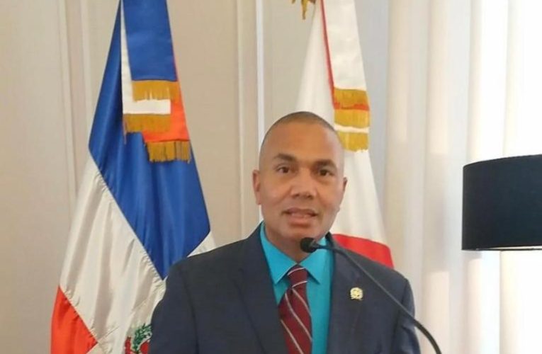 Eddy Bueno apoya anuncio presidente Abinader cierre total frontera domínico-haitiana