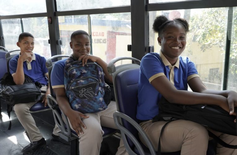 Director de TRAE llama a padres a llevar a sus hijos temprano a paradas de transporte estudiantil